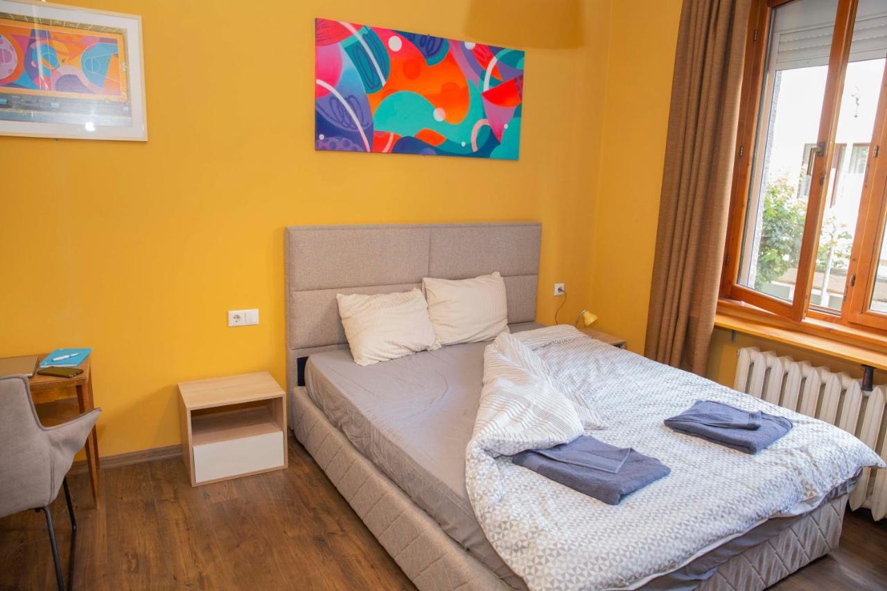 Central Sofia 3-Bedroom Apartment - Urban Art Gallery - Free Parking! Extérieur photo