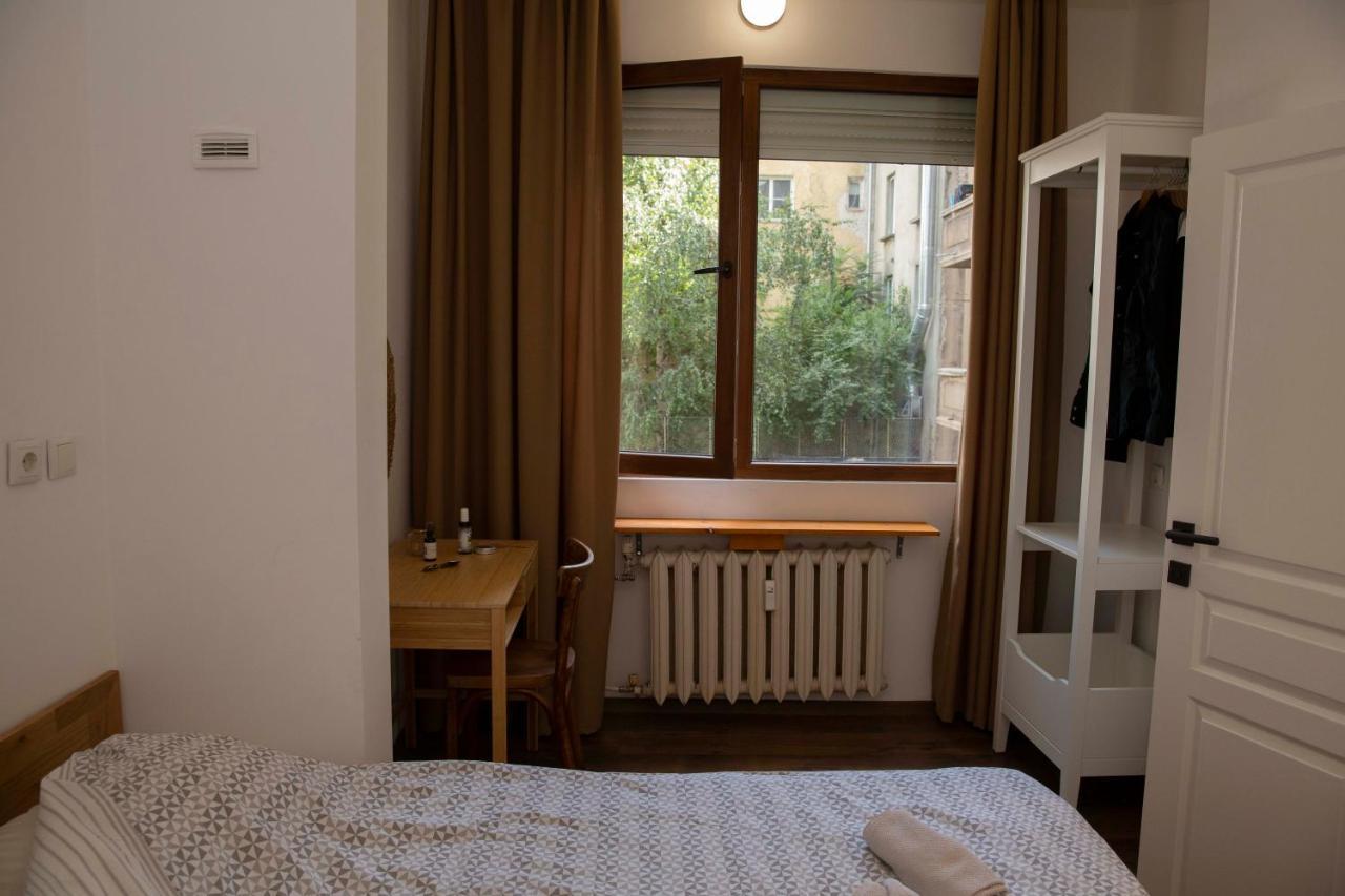 Central Sofia 3-Bedroom Apartment - Urban Art Gallery - Free Parking! Extérieur photo