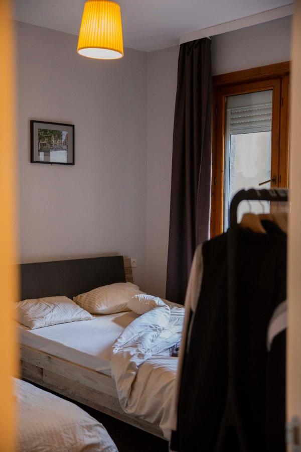 Central Sofia 3-Bedroom Apartment - Urban Art Gallery - Free Parking! Extérieur photo